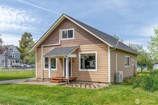 56 Shear St SW, Castle Rock, WA 98611