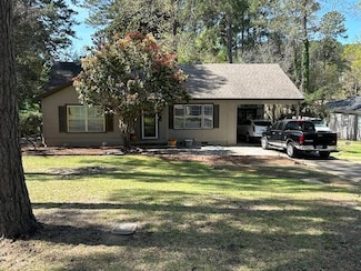 909 Highland Cir, Magnolia, AR 71753