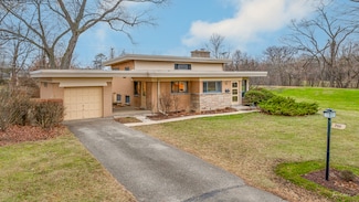 700 S Na wa ta Ave, Mount Prospect, IL 60056