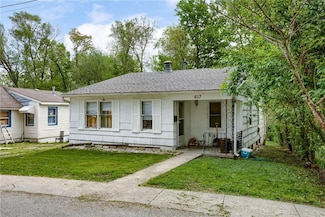 617 S Lake Dr, Independence, MO 64053