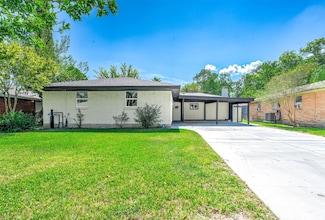 2113 21st Ave N, Texas City, TX 77590