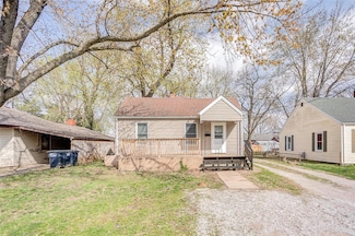 1810 N Van Buren St, Litchfield, IL 62056