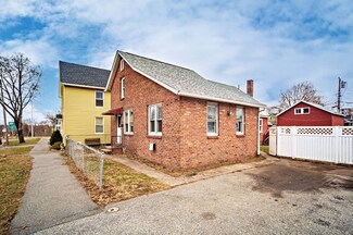 60 Beech St, Holyoke, MA 01040