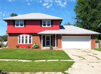 623 E 18th St N, Newton, IA 50208