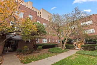 40 Glenwood Ave Unit 303, Jersey City, NJ 07306