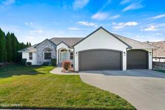 7300 Saddlebrook Dr, Yakima, WA 98908