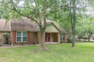 334 Pinehurst Dr, Sour Lake, TX 77659
