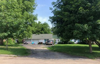 431 E 2nd St, Byron, IL 61010