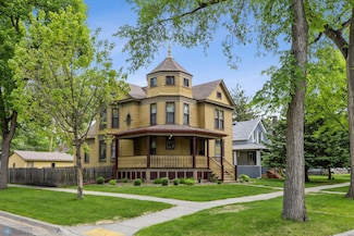 1121 4th Ave S, Fargo, ND 58103