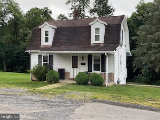18 Rosemont Ave, Lewistown, PA 17044