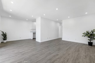 20930 Parthenia St Unit 206, Canoga Park, CA 91304