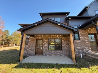 100 Nichali Dr, Charlotte, TN 37036