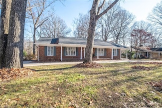 2201 Hathaway Dr, Greensboro, NC 27408