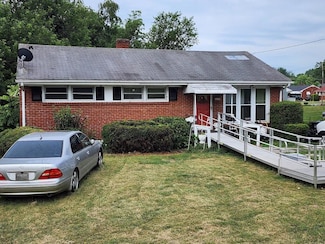 3038 Cove Rd NW, Roanoke, VA 24017