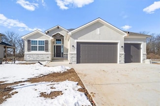 2610 SW Tracker Ln, Lee's Summit, MO 64082