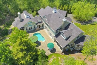 7 Cub Lake Rd, Byram Township, NJ 07821