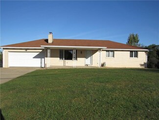 321 Madison Heights Rd, New Stanton, PA 15672