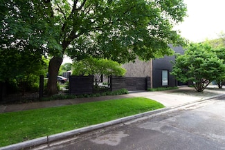 3845 S Winchester Ave, Chicago, IL 60609