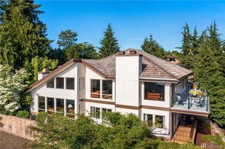 5715 SW Bradford St, Seattle, WA 98116