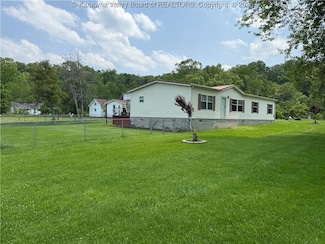 195 Jason Ln, Leon, WV 25123