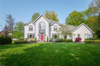 60 Squires Ct, Canfield, OH 44406