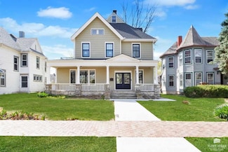 611 Houston St, Manhattan, KS 66502