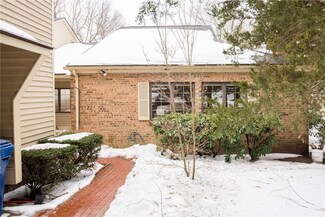 122 Pine Glen Dr, East Greenwich, RI 02818