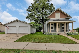 712 4th St S, Sauk Centre, MN 56378