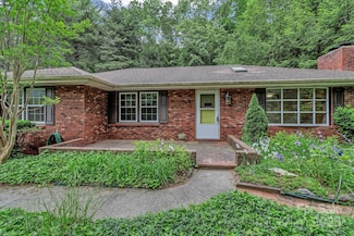 8 Chunns View Dr, Asheville, NC 28805