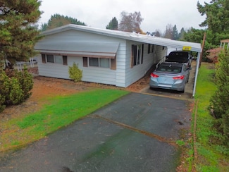 989 Roguelea Ln, Grants Pass, OR 97526