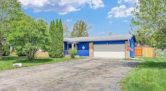 2240 Marilyn Dr, Saint Joseph, IL 61873