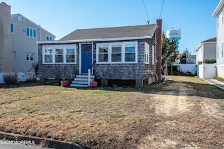 118 Camden Ave, Lavallette, NJ 08735