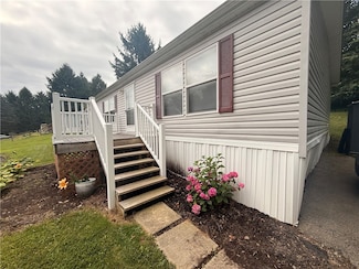 318 Nickel Ln, Butler, PA 16001