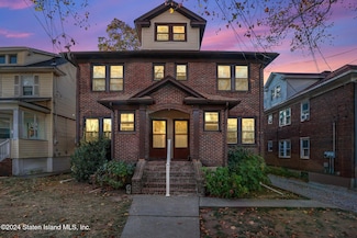 358-360 Sharon Ave, Staten Island, NY 10301