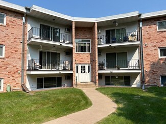 1150 Dellwood St S Unit 104, Cambridge, MN 55008
