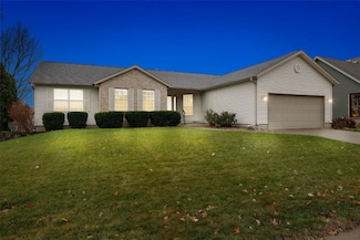 1913 Fox Trail Dr NE, Cedar Rapids, IA 52402