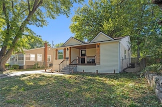 622 S Lake Dr, Independence, MO 64053