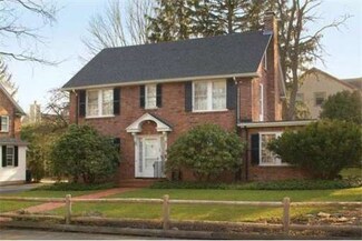 66 Moffat Rd, Waban, MA 02468