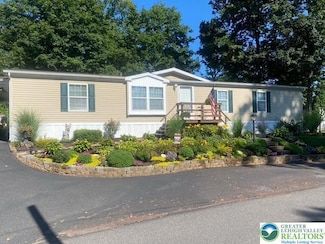 6 Dogwood Ln, Quakertown, PA 18951