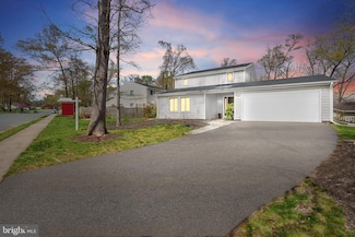 1513 Millikens Bend Rd, Herndon, VA 20170