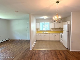 10 Caribbean Ct, Toms River, NJ 08753