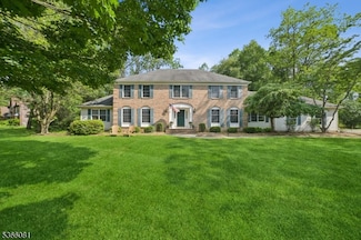 1 Cristina Ct, Chester, NJ 07930