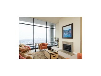 700 W 31st St Unit 2001, Kansas City, MO 64108