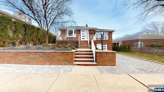 1420 Oleri Terrace, Fort Lee, NJ 07024