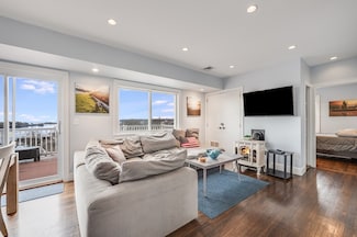 17 Silva Ct Unit 3, Gloucester, MA 01930