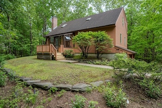 102 Larkspur Dr, Amherst, MA 01002