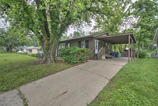 98 Phillips Dr, Decatur, IL 62521