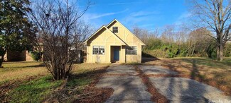 210 W 4th St, Brinkley, AR 72021