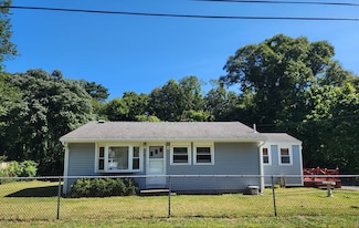 37 Old Onset Rd, Wareham, MA 02332