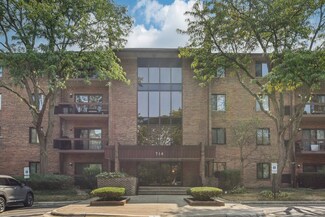 714 Walnut Dr Unit 209, Darien, IL 60561